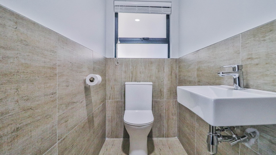 4 Bedroom Property for Sale in Wavecrest Eastern Cape